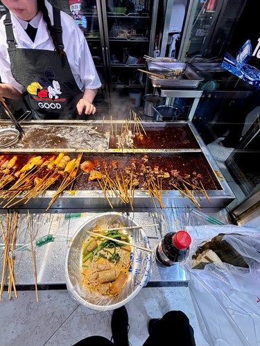 新民菜市场里的串串香