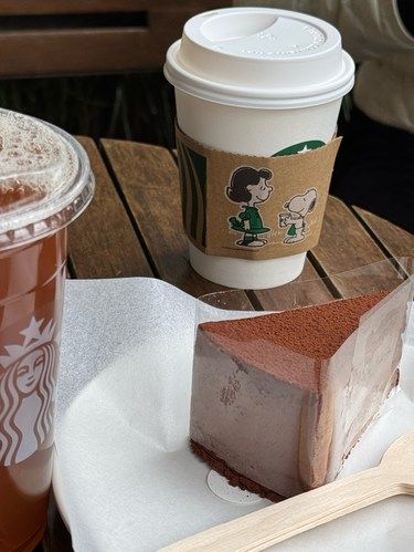 史努比在星巴克打工啦 尝一下新品