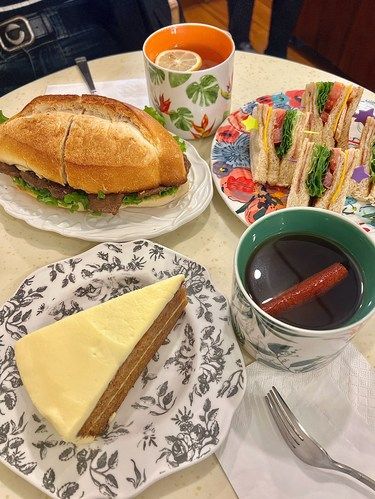 哈尔滨这家店周一都在排队