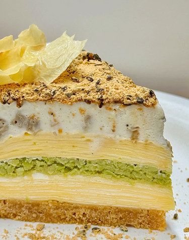 近期吃到最惊艳的一块千层…毛豆腐竹千层！
