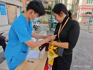 沙井街道犬类春防进行时，爱心义诊暖人心