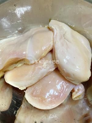 宠物自制手工鸡肉能量丸的做法 步骤2