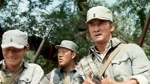 战士意外发现地窖入口，打开一看傻眼了 #因为一个片段看了整