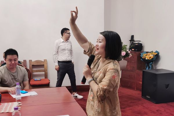 微大脑咨询科技通晨邑