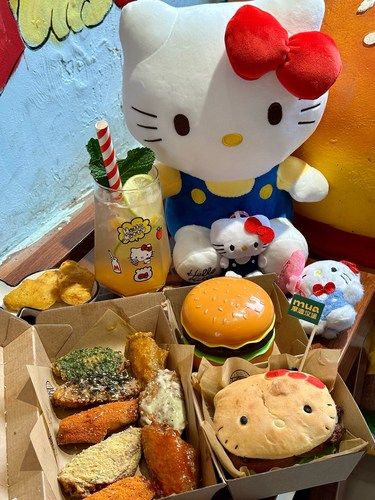 三坊七巷！！HelloKitty汉堡