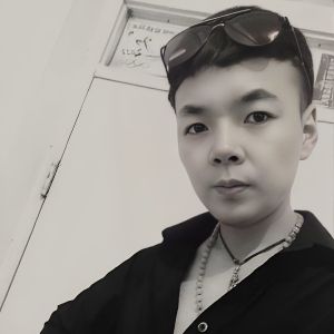 德