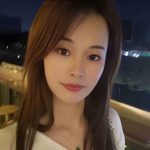华秋媚