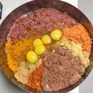 超简单!自制狗狗窝窝头 狗湿粮 狗丸子 狗零食的做法 步骤2
