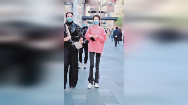 清纯的小姐姐太招人喜欢了