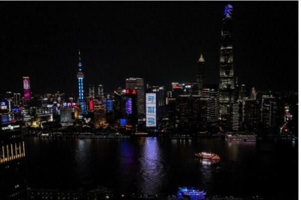 可耐福登陆上海外滩花旗巨幕,以卓越表现诠释"Build On Us"品牌宣言