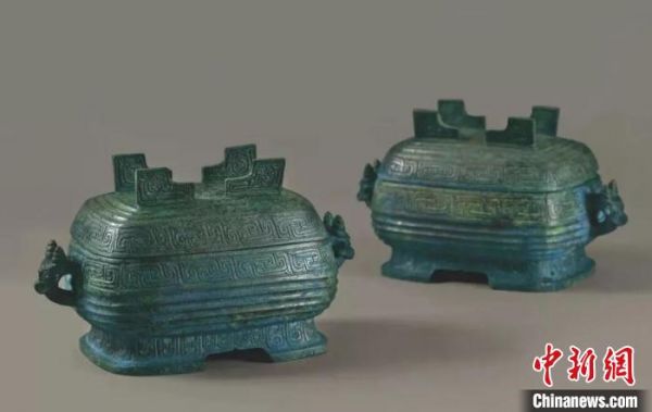 曾伯克父盨，春秋早期，盨是盛放黍、稷、稻等饭食的器具，流行于西周晚期，春秋早期已罕见。湖北省文旅厅供图