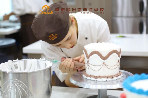 宿州宠物烘焙培训学校，烘焙新技能，宠物的快乐源泉！