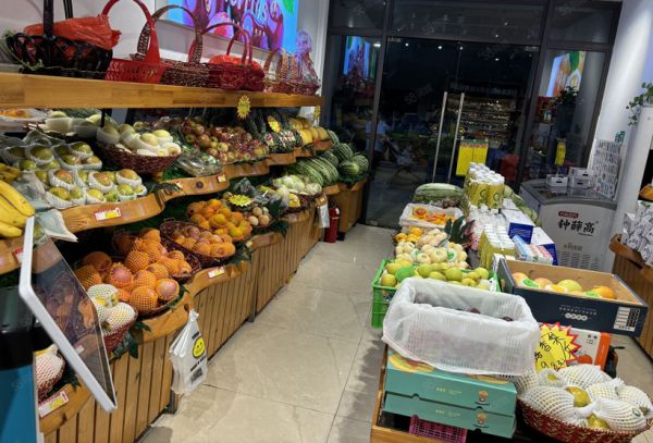 小区门口开水果店赚钱吗?大概投资多少钱