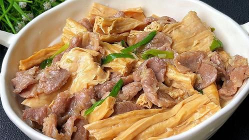腐竹焖肉这样做，我家一周吃5次，营养又鲜美，上桌连汤汁都不剩