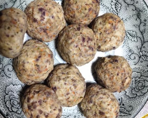 狗狗食谱四色营养丸的做法