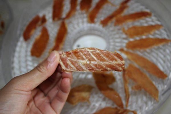 自制狗狗零食之 风干鸡肉干的做法