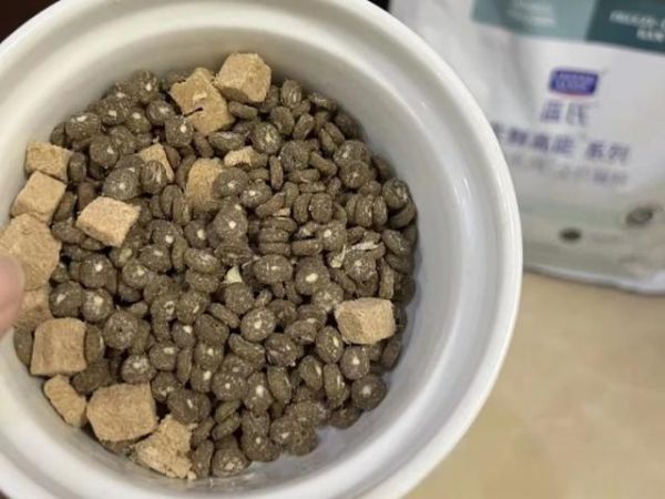性价比逆天、猫粮天花板大盘点，品质销量口碑皆佳的四款国产好猫粮，快来看看你家主子吃到了吗？（内含23年618李佳琦直播间选品推荐）-有驾