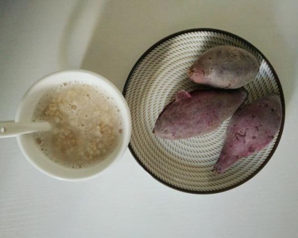 早餐『紫薯+燕麦』的做法