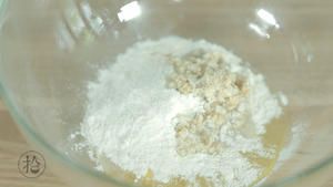 健康美味的快手早餐 燕麦双丝饼的做法 步骤3