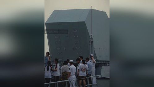 “战忽局说也就和人差不多高”