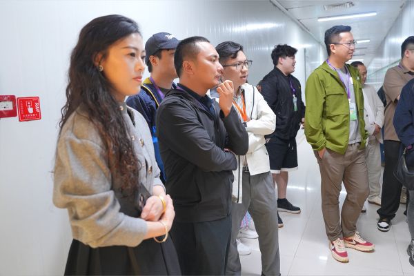 圣农参观.png