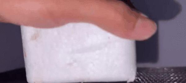 七彩文鸟窝的材料选择与搭建技巧（打造舒适且美观的七彩文鸟窝，关键在于材料选择与搭建技巧）