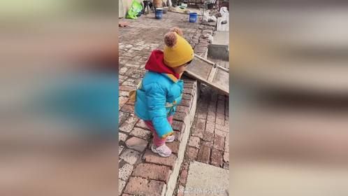 这么小萌娃，也是要面子的！ 这么小萌娃，也是要面子的！