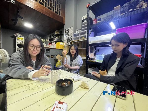“撸蛇”“撸蜥蜴”！福州年轻人，喜欢上“特别的”……