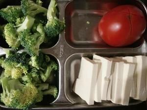 超级减肥的豆腐沙拉|给狗狗的第七道美食的做法 步骤1
