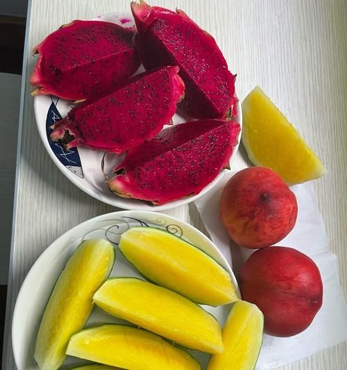 狗狗喜欢吃什么水果？（以一般的狗为主题，探讨适合狗狗食用的水果种类与注意事项。）