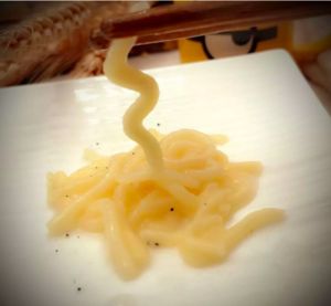 自制米线,面粉过敏的宝宝可以吃哦〜宝宝辅食食谱的做法 步骤7