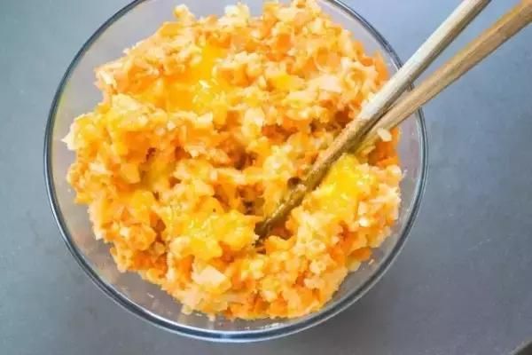 自制狗饭：美味的狗狗“生日蛋糕”