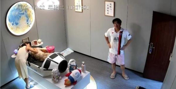 狗狗疑被宠物店放烘干箱1小时烤死 宠物店操作引争议