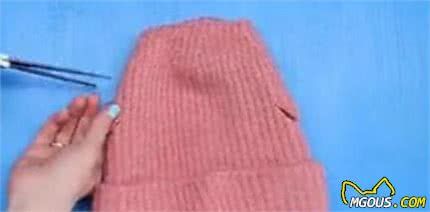 狗狗的新衣服，一把剪刀就能够简单的做出来