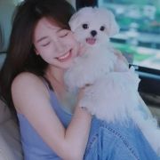 男女生抱狗头像，抱狗狗的真人头像