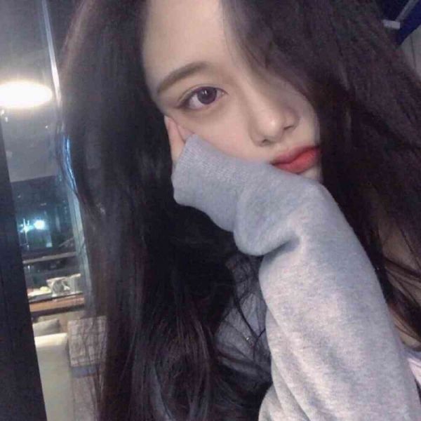 高清可爱女生头像：真人宠物小动物陪伴，爱的馨女头精选
