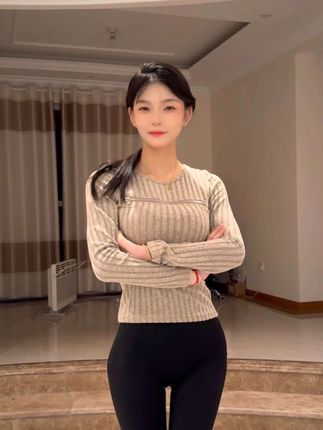 一只树懒的宠物乐园,她与宠物互动的温馨瞬间为何感动粉丝?