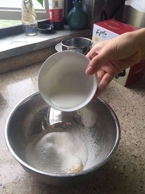 6步自制简单蛋糕, 用料健康操作简单, 亲手做的宝宝吃才最放心!