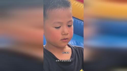 男孩频繁眨眼睛、翻白眼，爸妈带去医院多次都没治好，妈妈：到底什么原因导致的啊