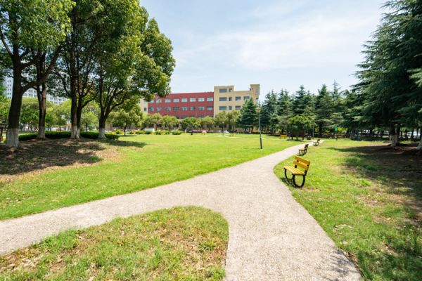 成都宠物护理学校