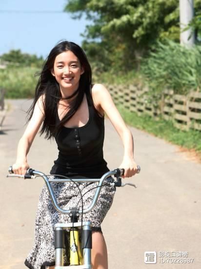 《宠物情人》：典型的养成甜宠剧，男主以狗的身份和女主相伴