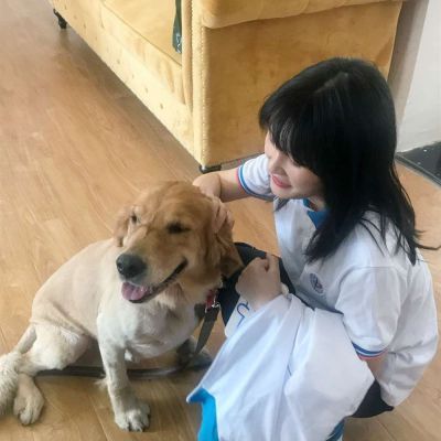 女生头像带宠物的头像