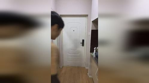 穿上冲锋衣出发了