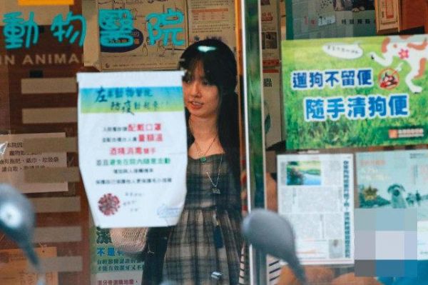 台媒曝郭碧婷有孕！直击她挺6月孕肚现身街头，向太盼她回港待产