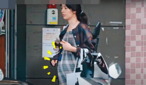 台媒曝郭碧婷有孕！直击她挺6月孕肚现身街头，向太盼她回港待产