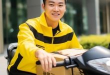 老板被困冷库20分钟后被救出 救人小哥回应获赠股份