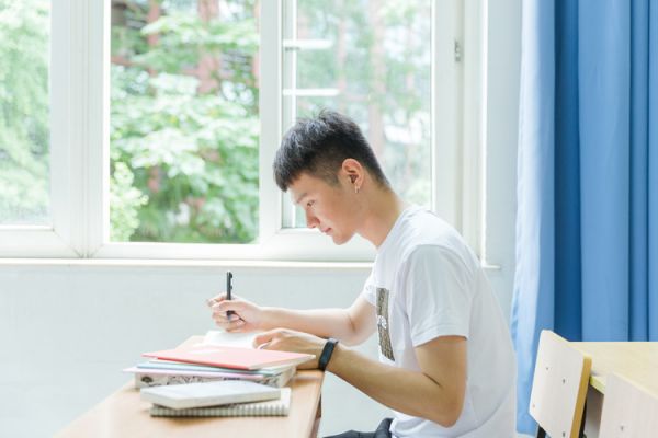 成都宠物医生技校