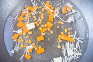 猫猫菜谱：煎三文鱼的做法 步骤4