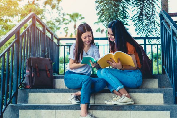 成都哪个学校能学宠物医学