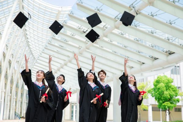 成都哪个学校能学宠物医学